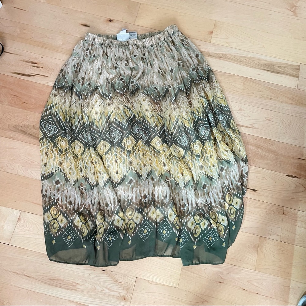 Alfred Dunner Pleated Geo Print Chiffon Skirt Size 14 - Picture 6 of 6